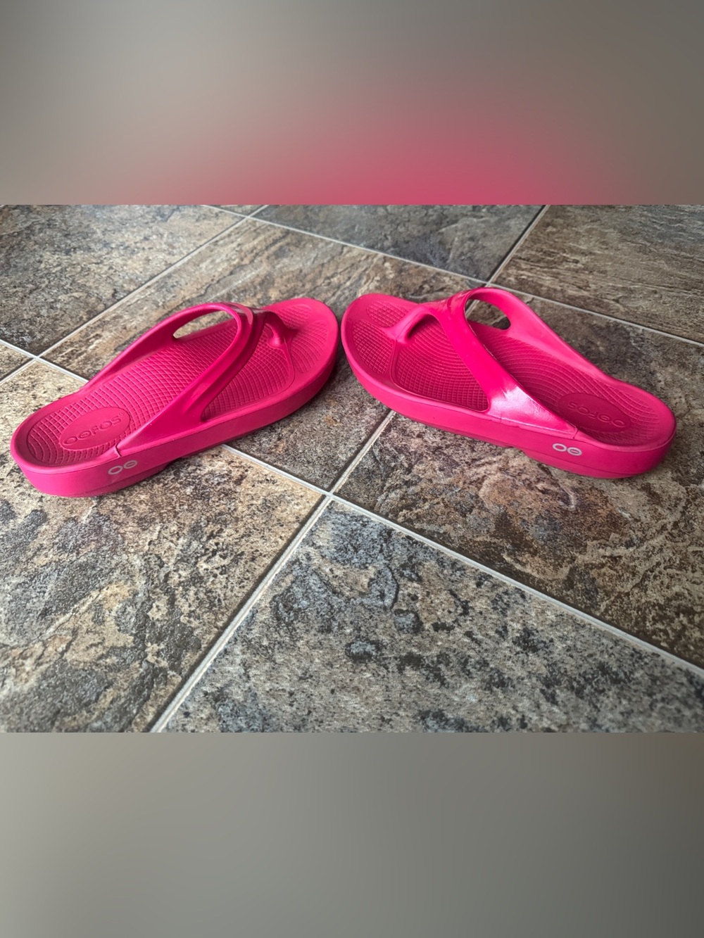 OOFOS OOlala Recovery Slip-On Thong Sandals- Neon Berry Pink, Women’s Size 8